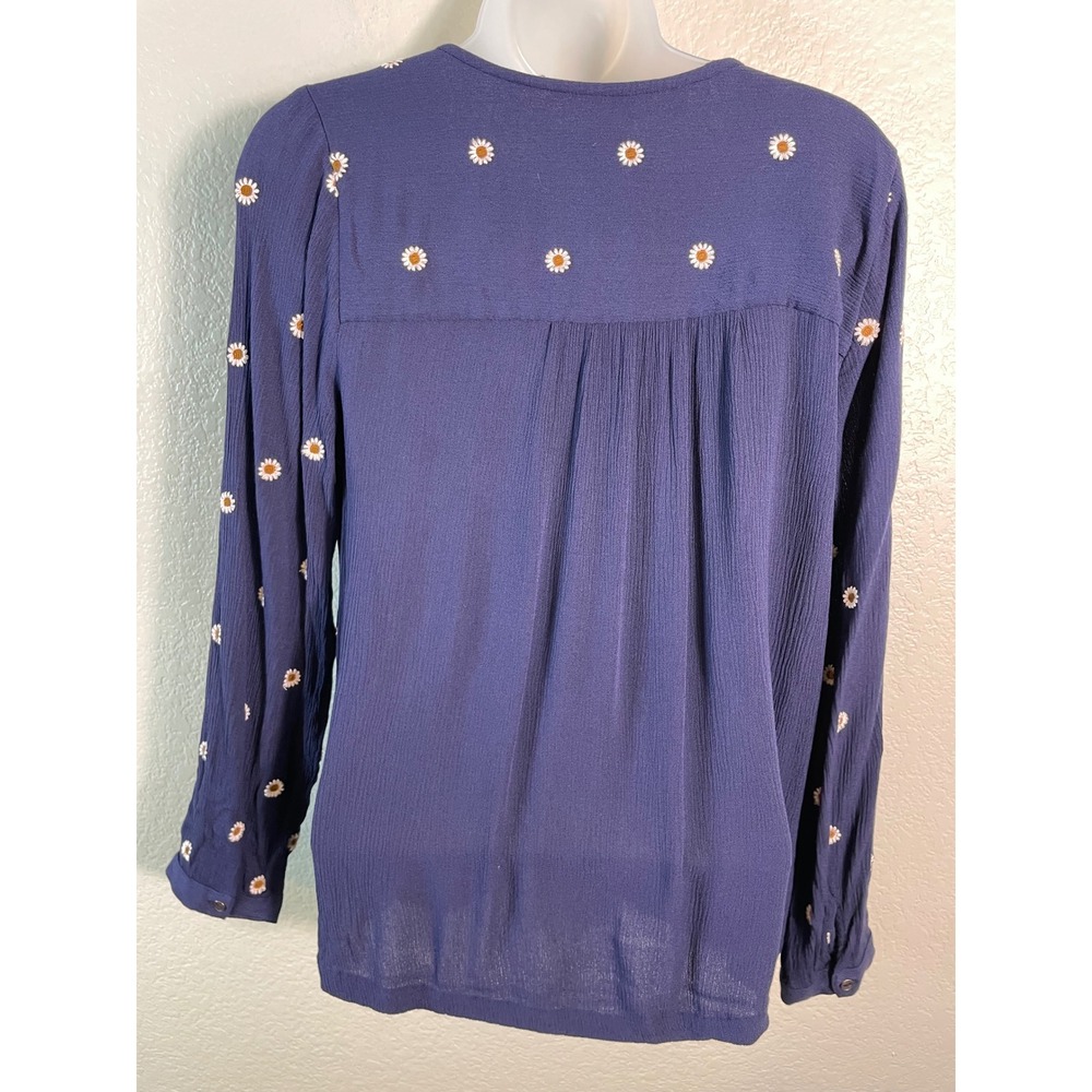 Denim & Company Womens XS Blouse Navy Blue Embroidered Daisy Button Front Top - Picture 2 of 8